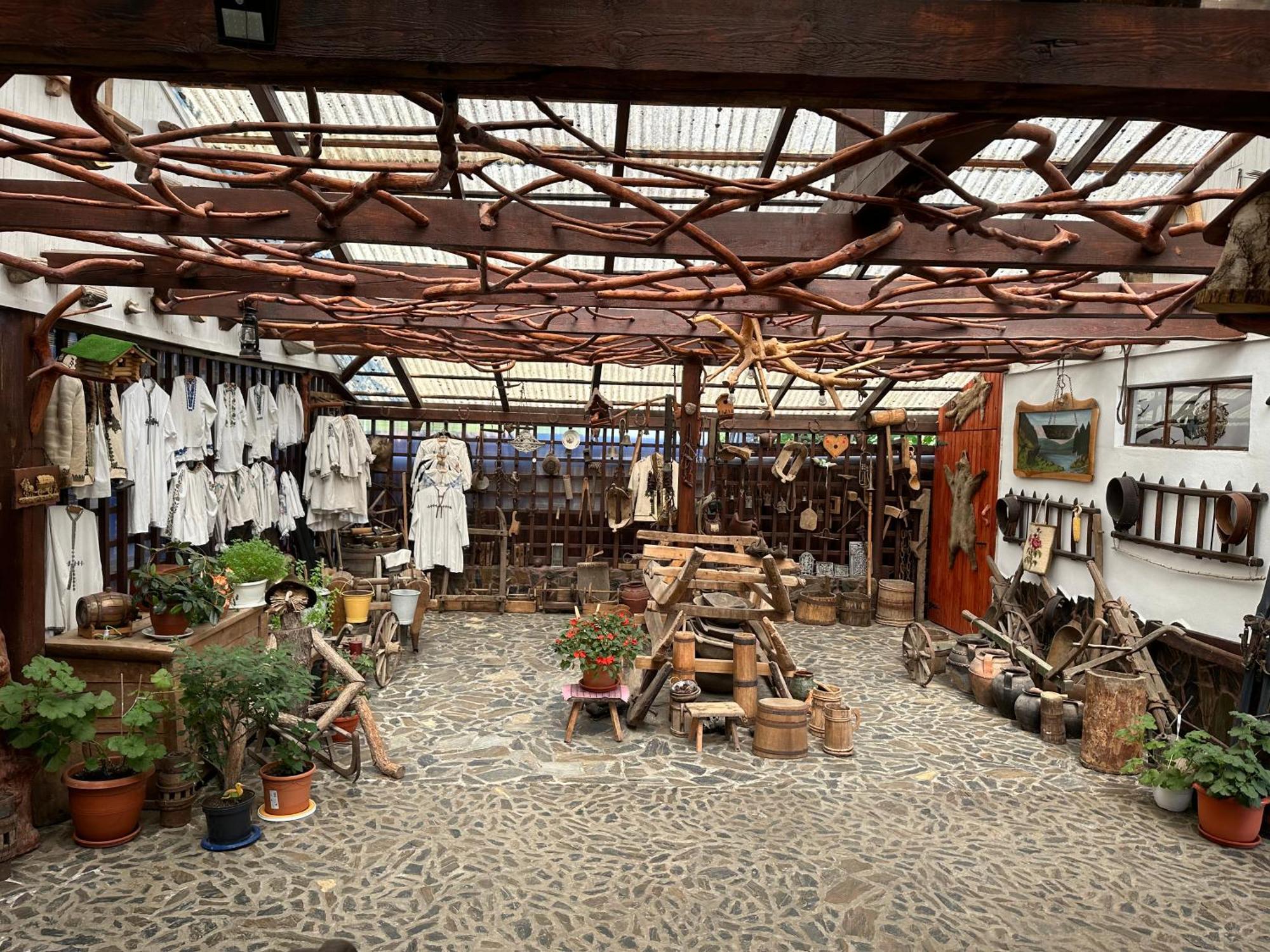 Casa Vlad Hotel Hateg Bagian luar foto