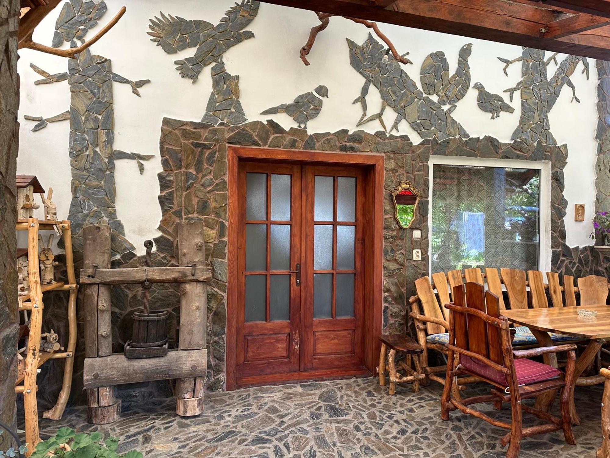 Casa Vlad Hotel Hateg Bagian luar foto