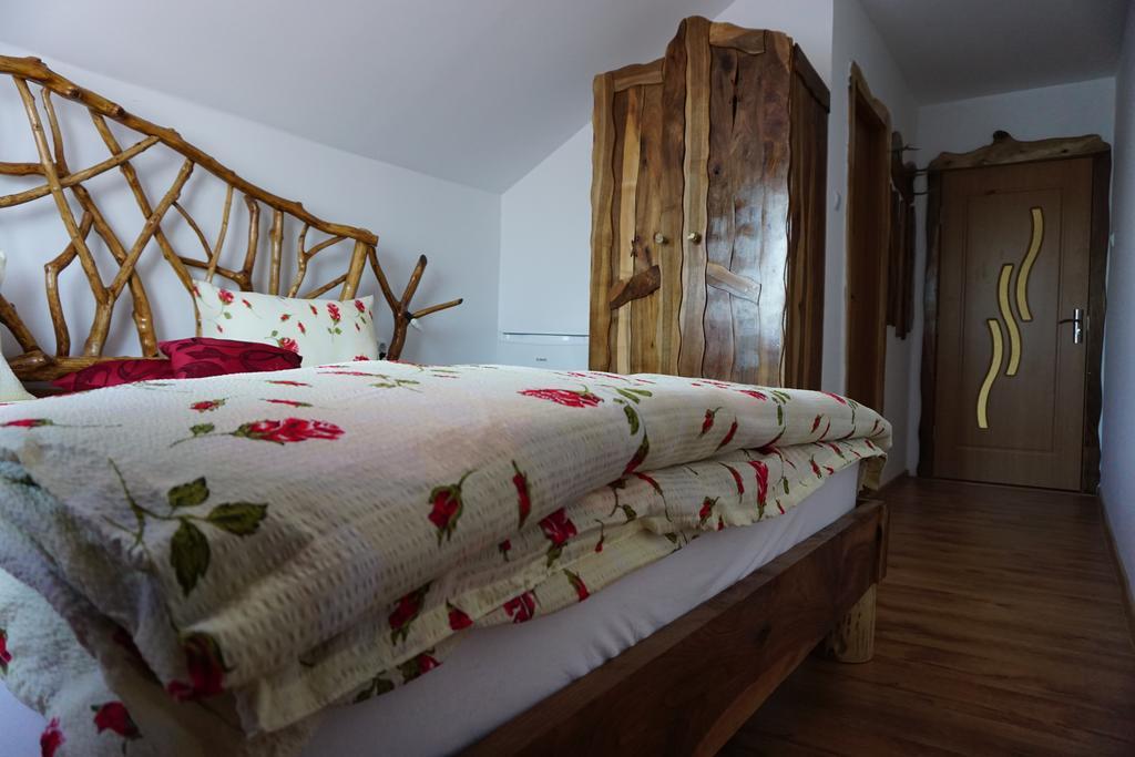 Casa Vlad Hotel Hateg Bagian luar foto